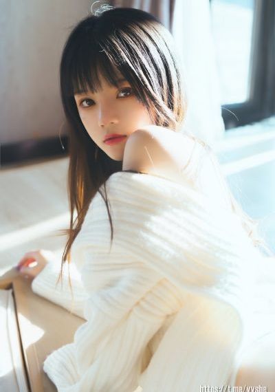 半夜我熟练扒下妈妈的内裤视频